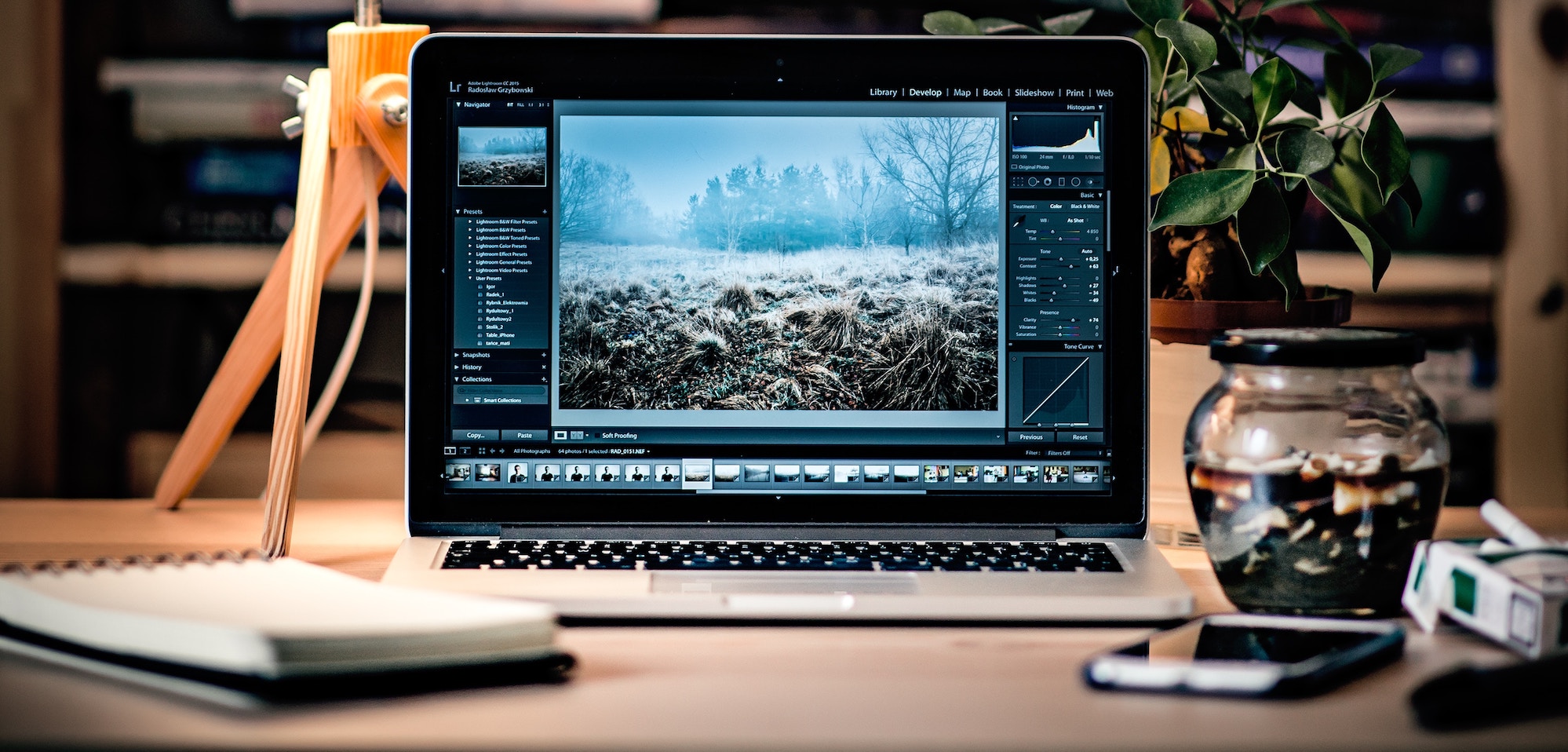 Top 10 websites for B2B marketers to find free high quality photos fast