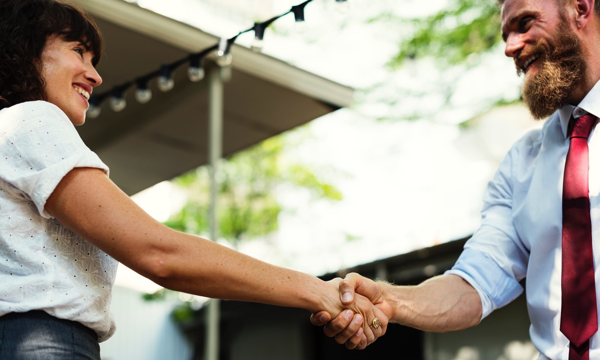 Social recruiting: 6 tactics to master for better ROI